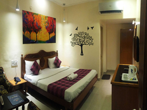 Super Deluxe Room::Hotel Veenus International