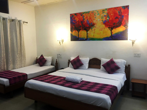 Family Room 3 Bed::Hotel Veenus International