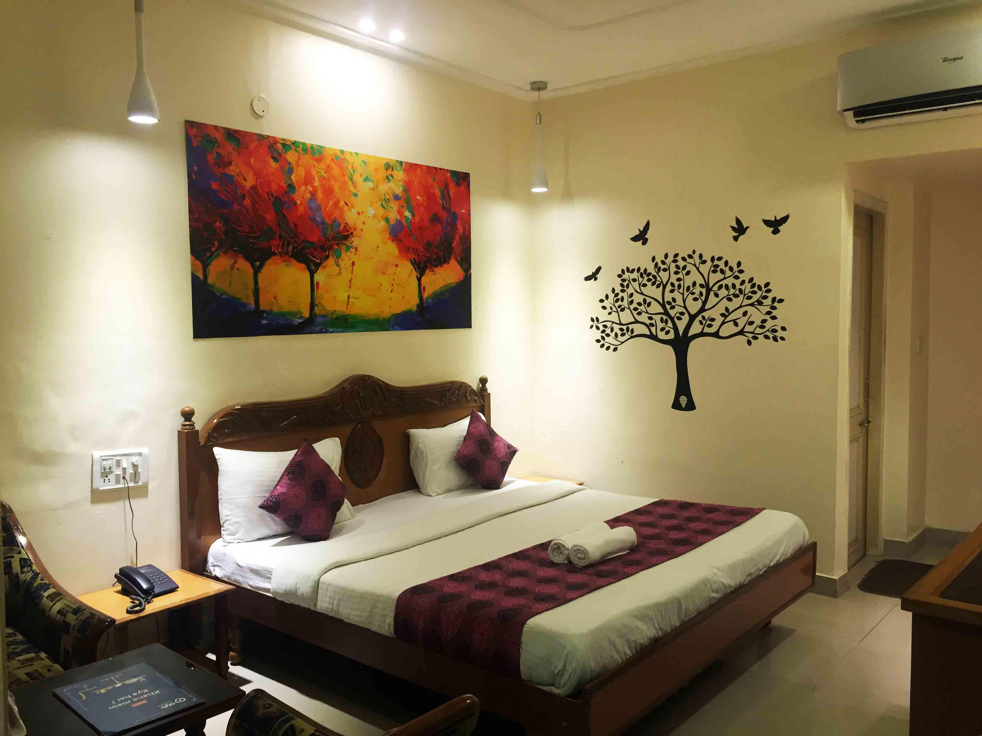 Super Deluxe Room::Hotel Veenus International